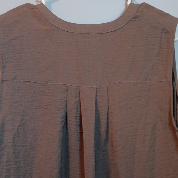 NWT Torrid Sleeveless Top in Size 14-16 - Picture 6 of 6